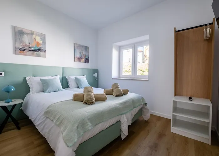 Pharmacia- Local بيت ضيافة