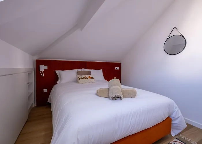 Pharmacia- Local بيت ضيافة *